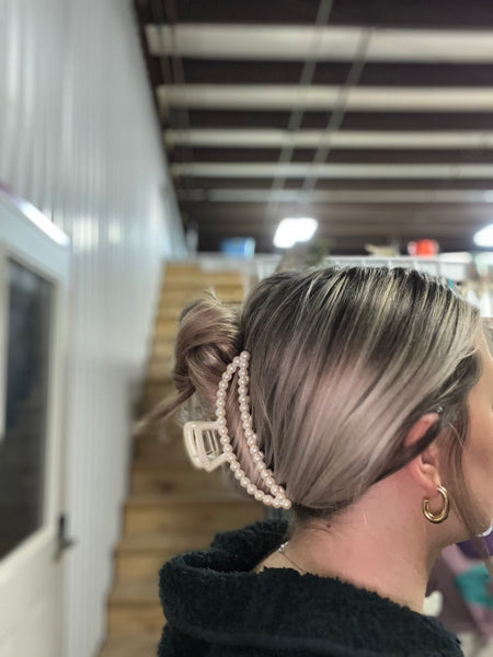 Pearl Claw Hair Clip